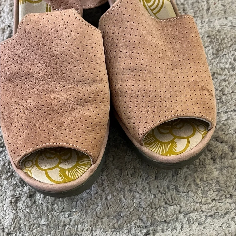 FLY London Women's Tan Suede Made in Portugal Peep-Toe Sandals 39